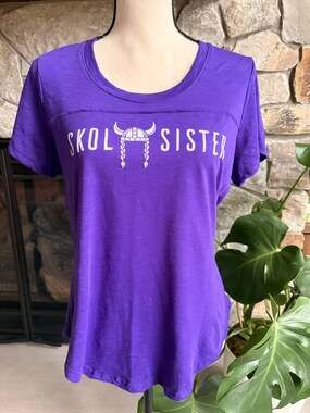 Skol Sister Minnesota Vikings Women’s Football Tee XL